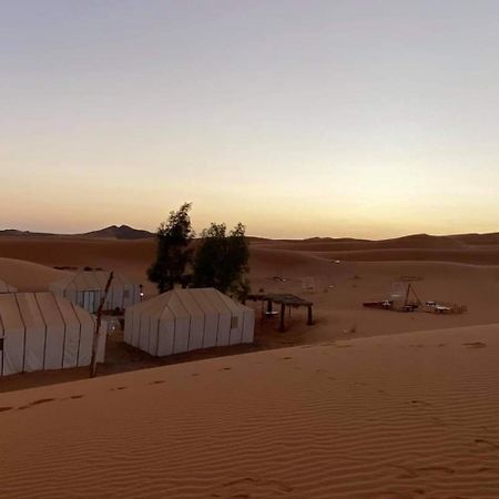 Desert Lover'S Luxury Camp เมอร์ซูกา ภายนอก รูปภาพ